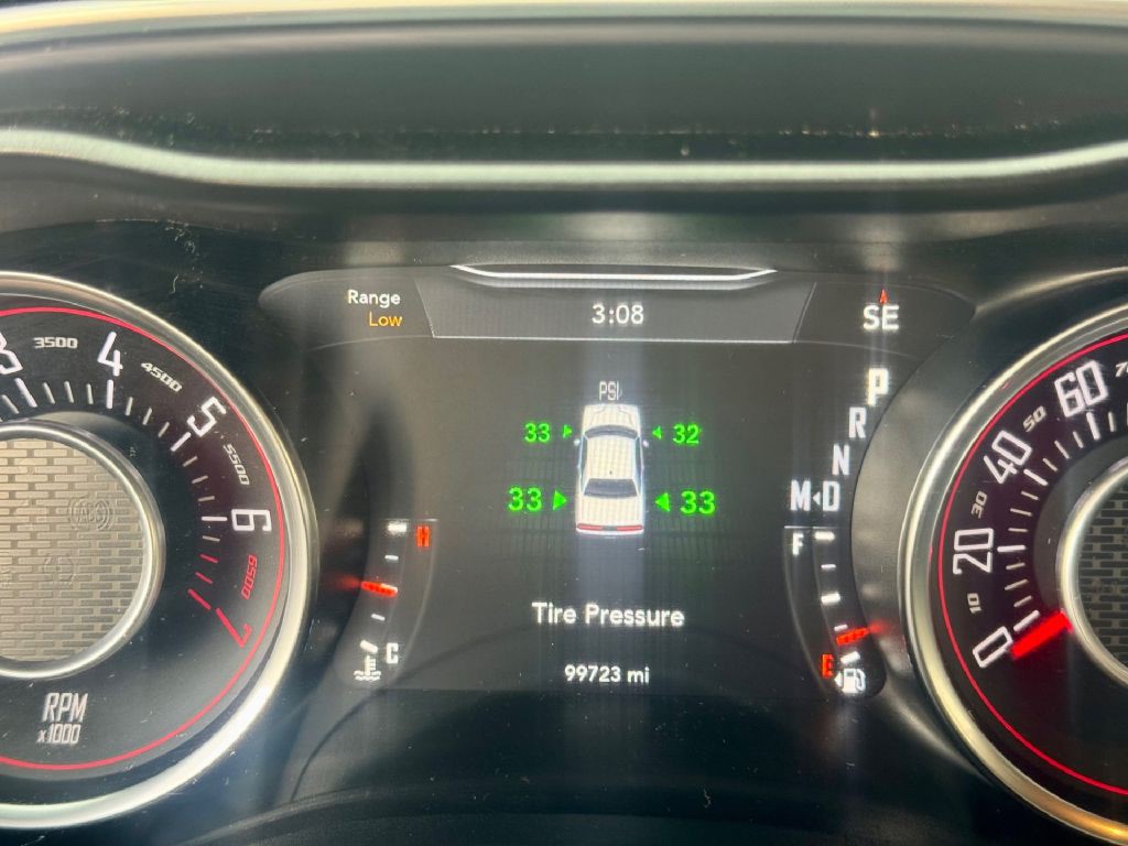 2016 Dodge Challenger Image 3