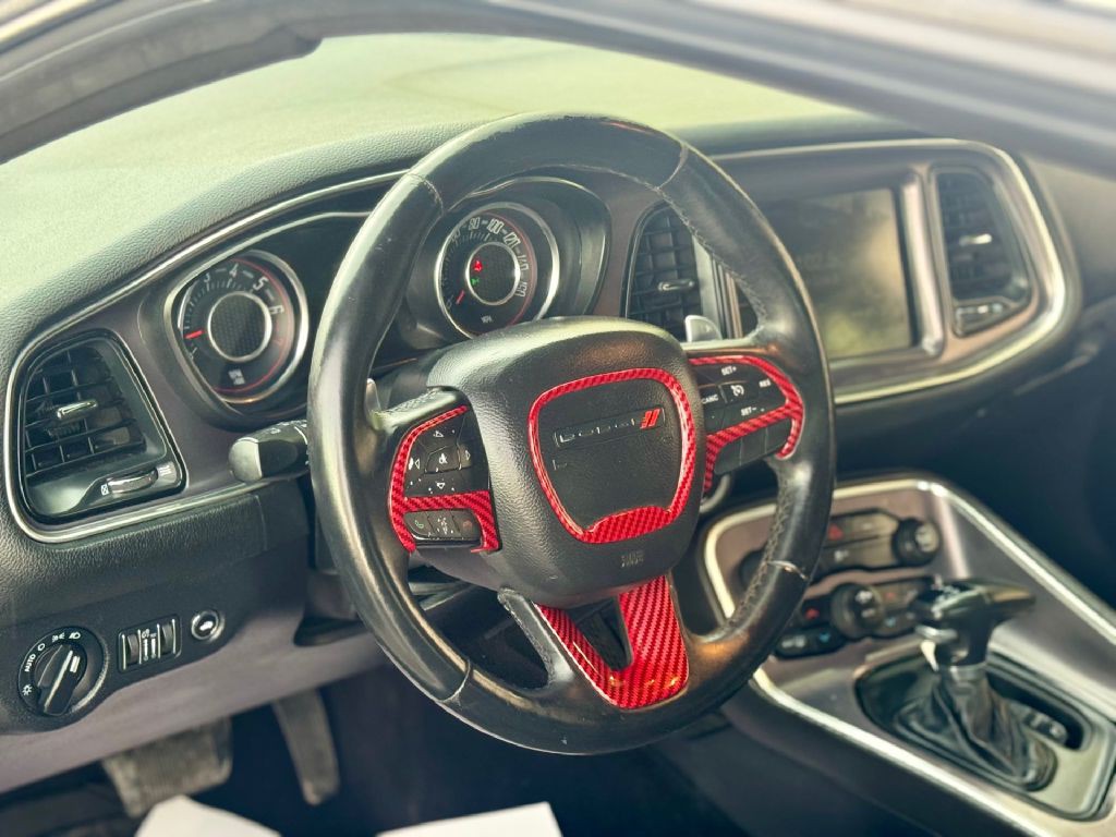 2016 Dodge Challenger Image 8