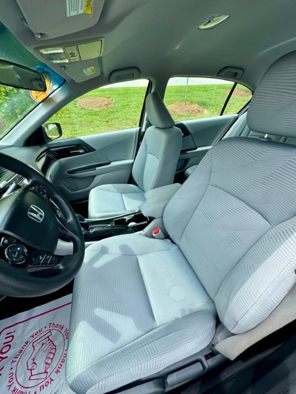 2017 Honda Accord Image 5