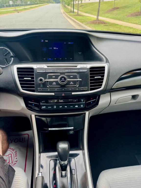 2017 Honda Accord Image 7