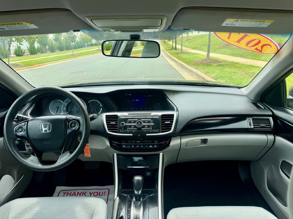 2017 Honda Accord Image 8