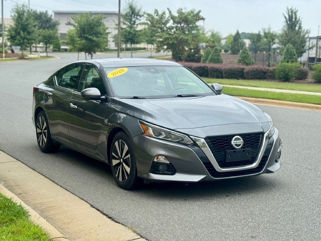 2020 Nissan Altima Image 2