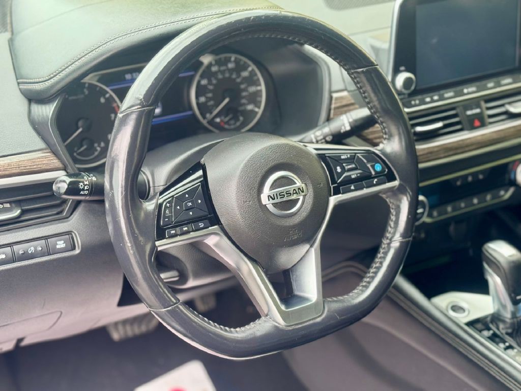 2020 Nissan Altima Image 9