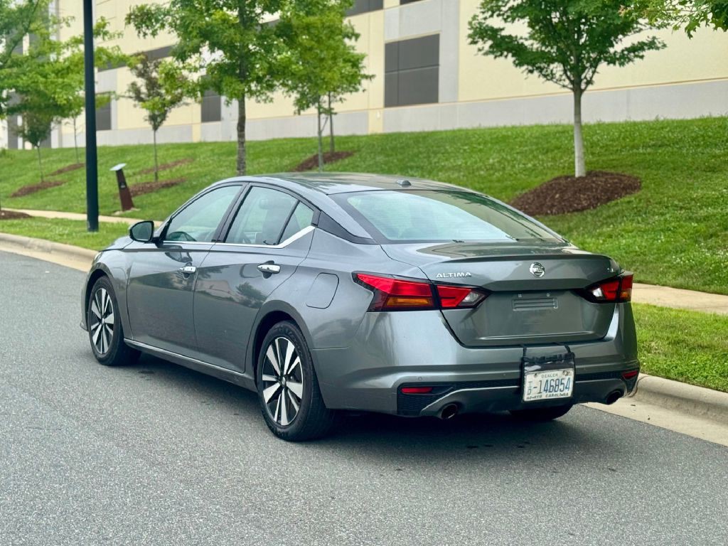 2020 Nissan Altima Image 12