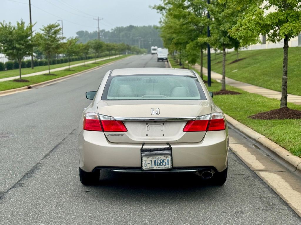 2015 Honda Accord Image 12