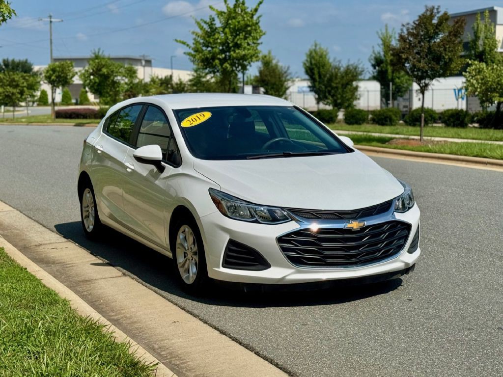 2019 Chevrolet Cruze Image 3