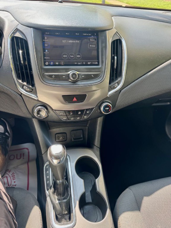2019 Chevrolet Cruze Image 7