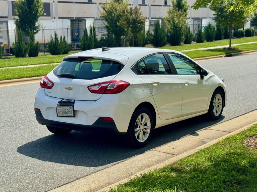 2019 Chevrolet Cruze Image 11