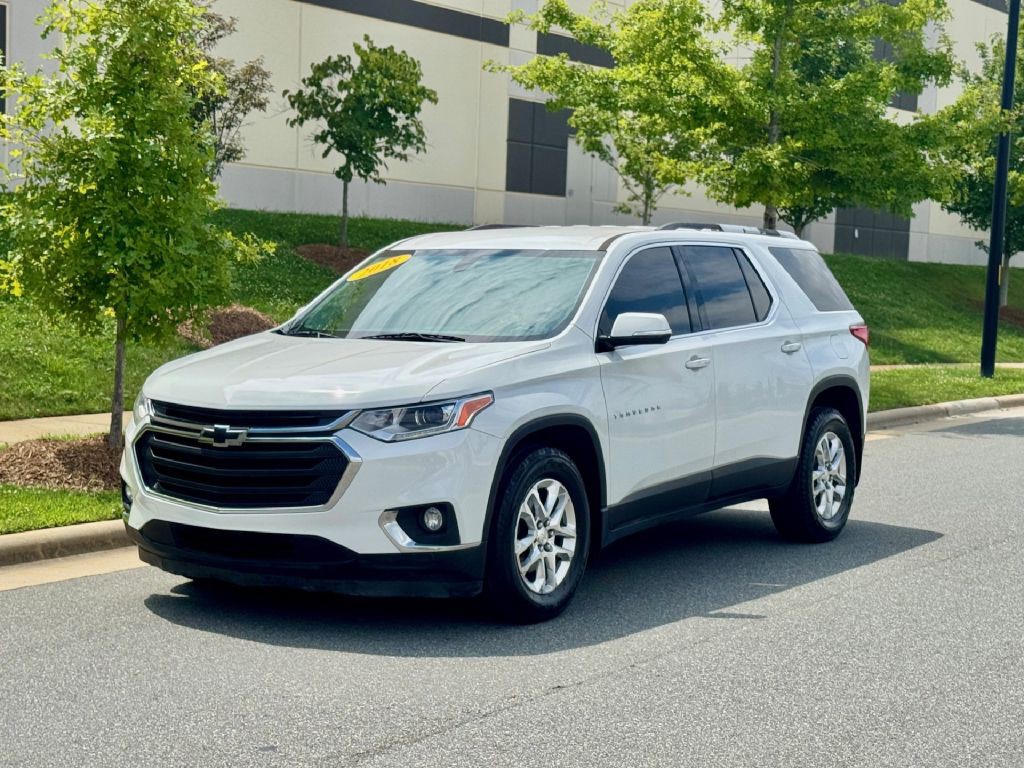 2018 Chevrolet Traverse Image 2