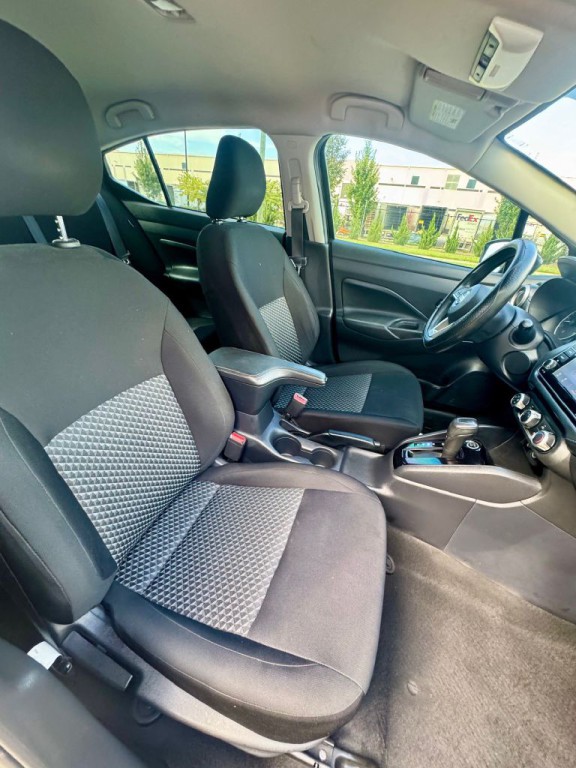 2021 Nissan Versa Image 5