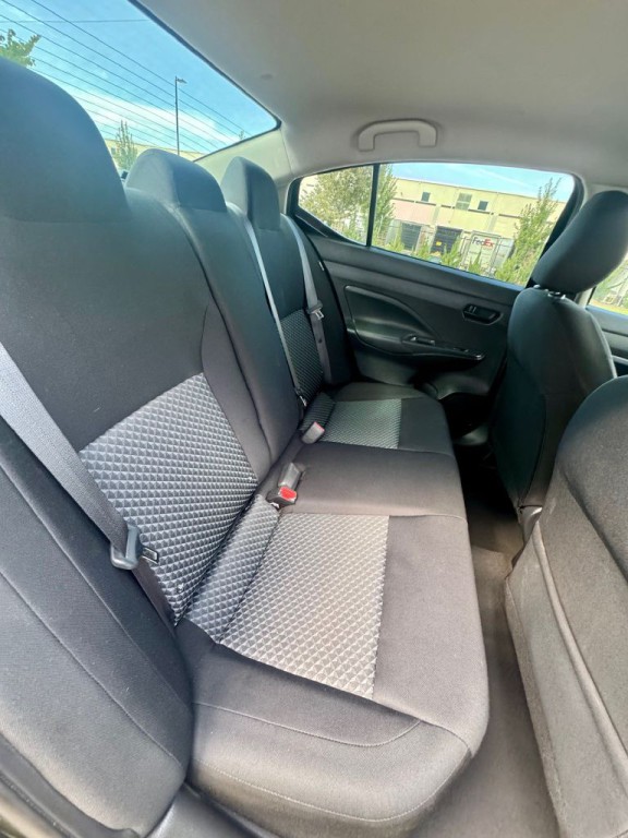 2021 Nissan Versa Image 6
