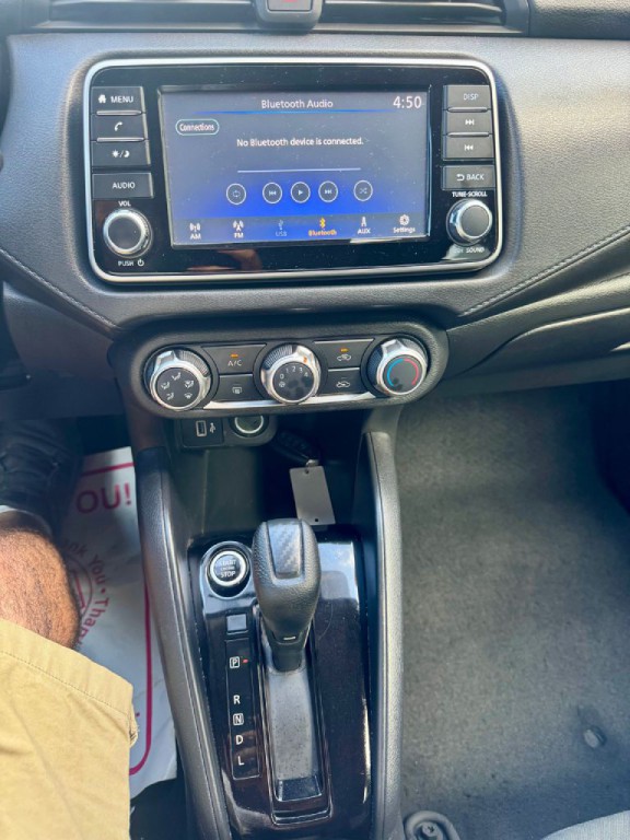 2021 Nissan Versa Image 7