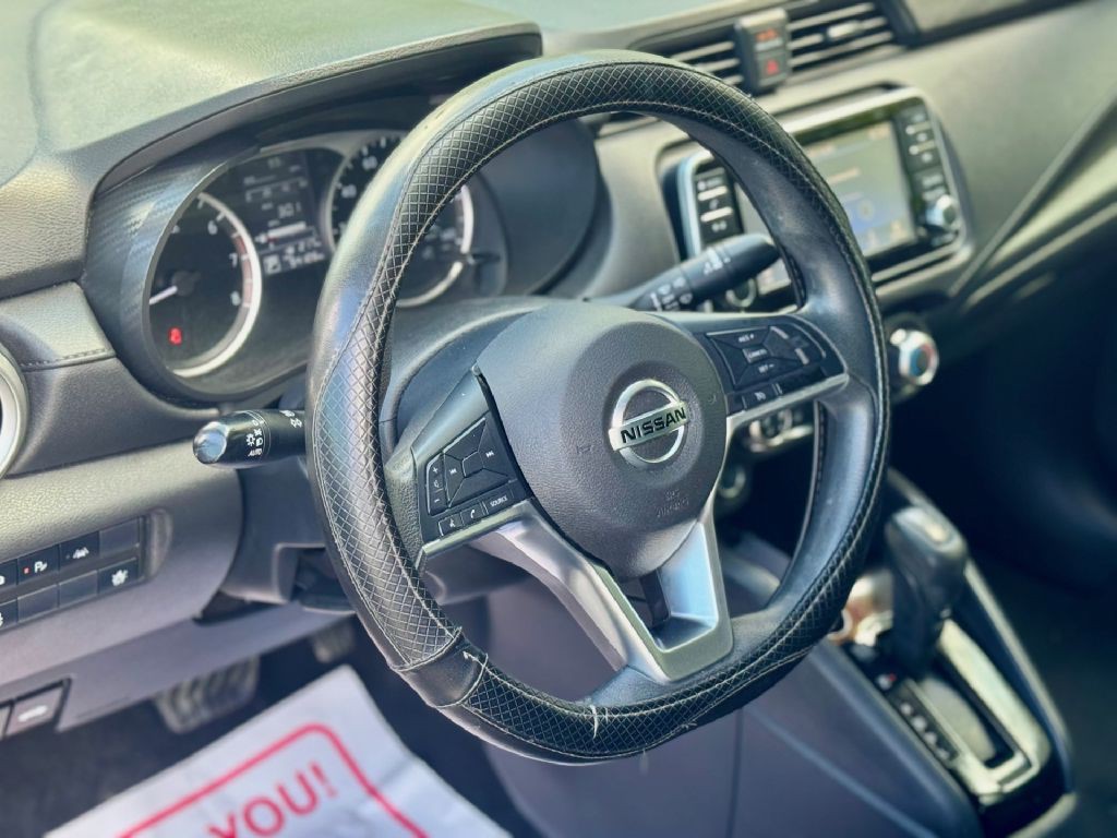 2021 Nissan Versa Image 9