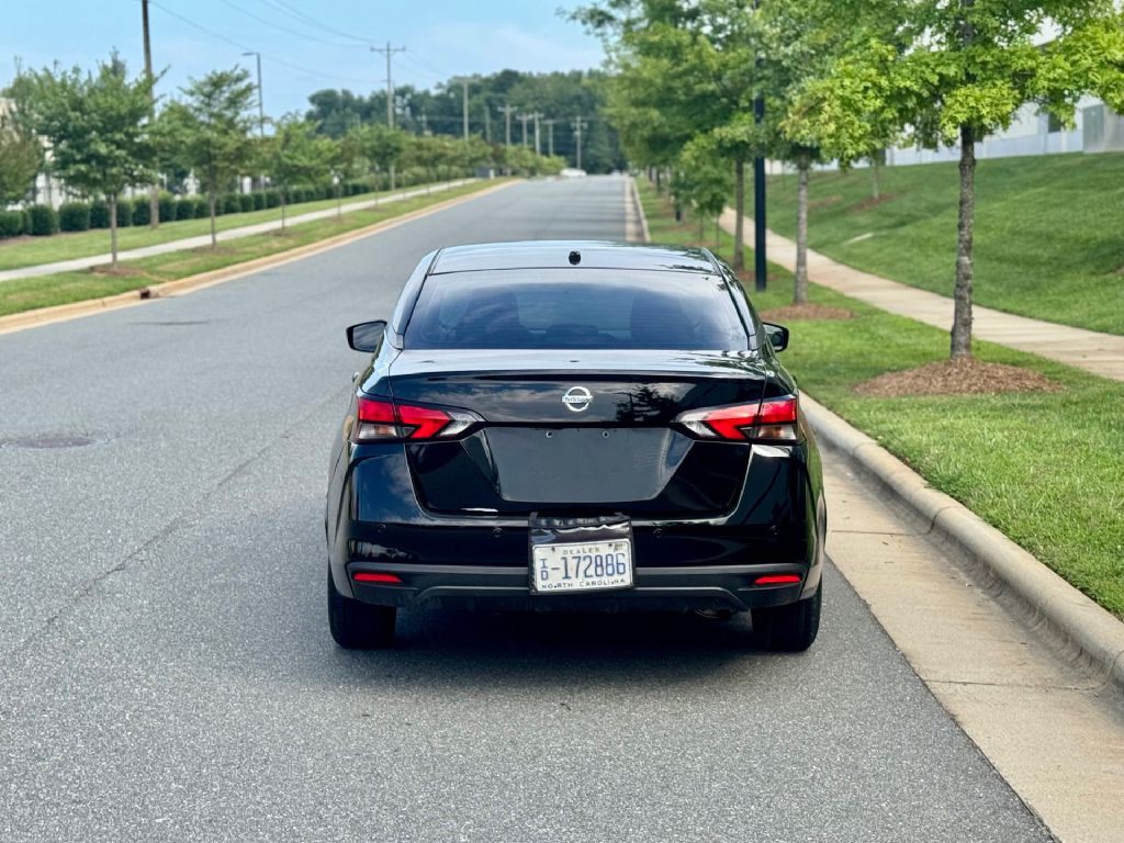 2021 Nissan Versa Image 11