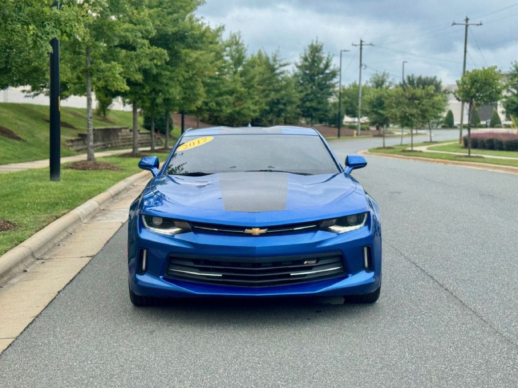 2017 Chevrolet Camaro Image 1