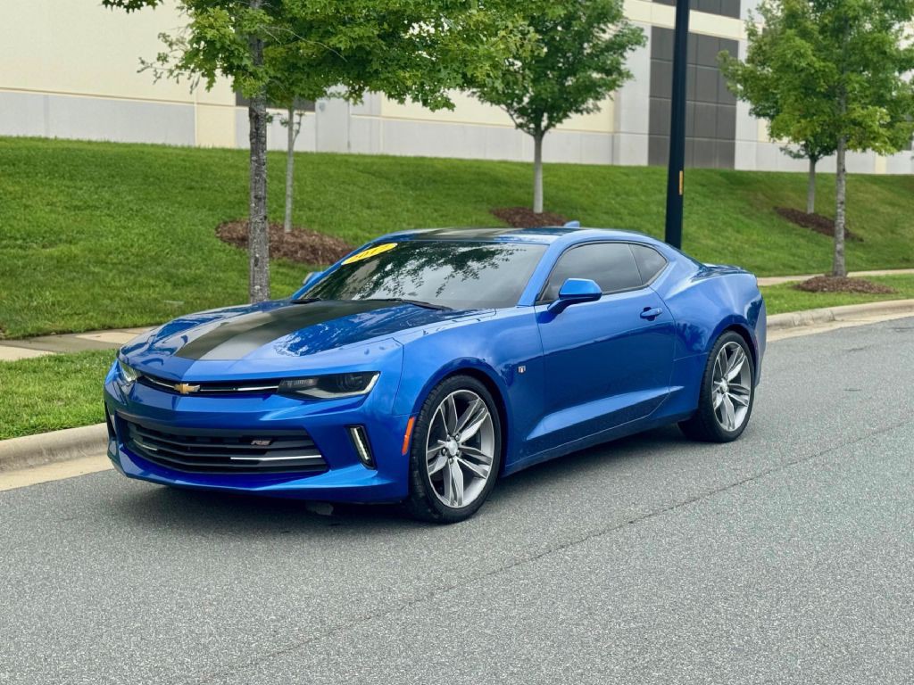2017 Chevrolet Camaro Image 2