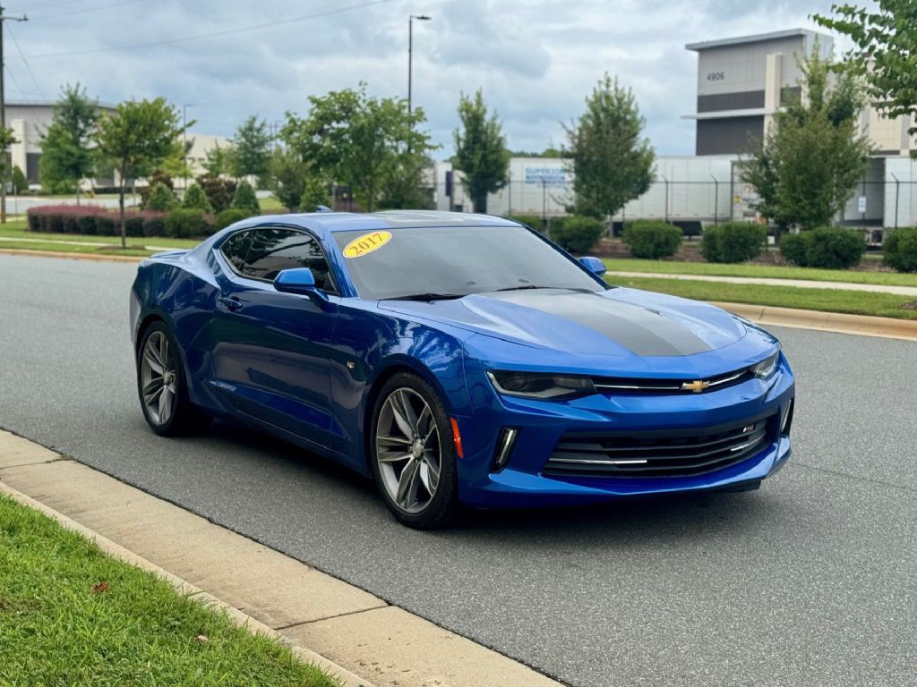 2017 Chevrolet Camaro Image 3