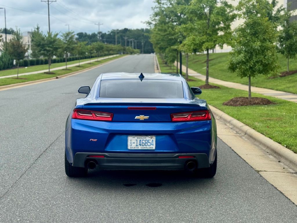2017 Chevrolet Camaro Image 11