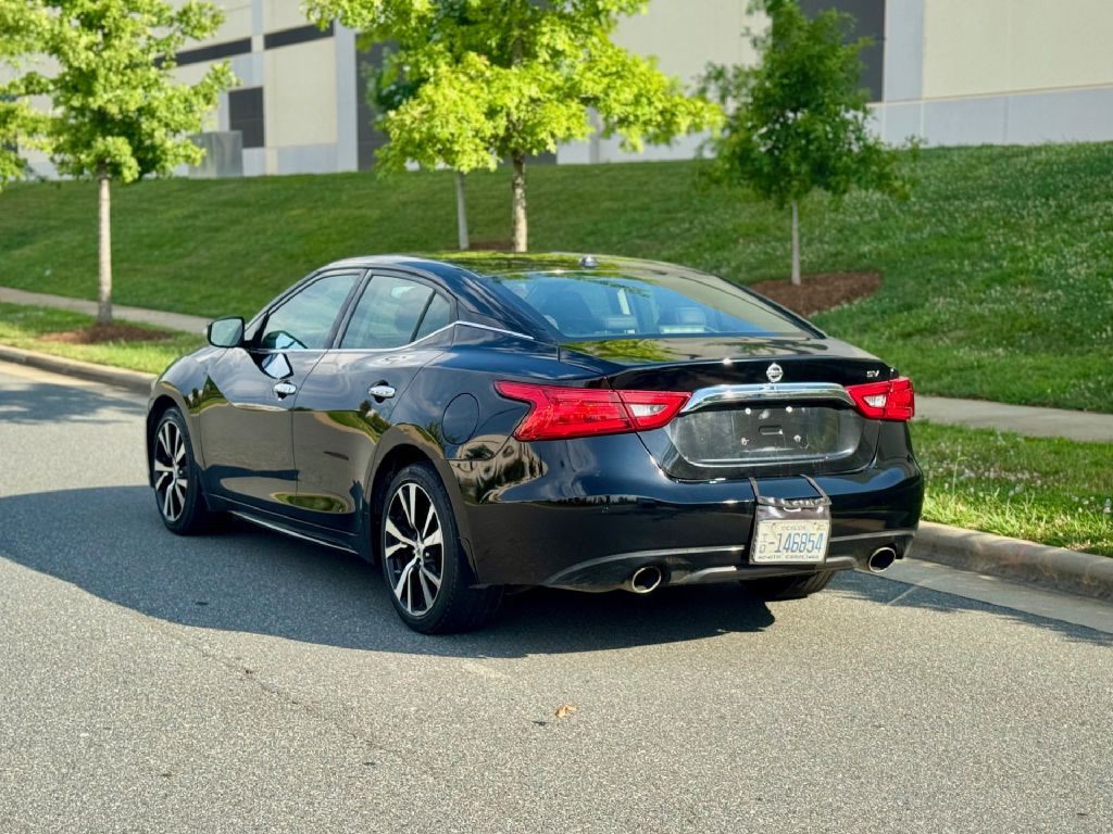 2017 Nissan Maxima Image 13