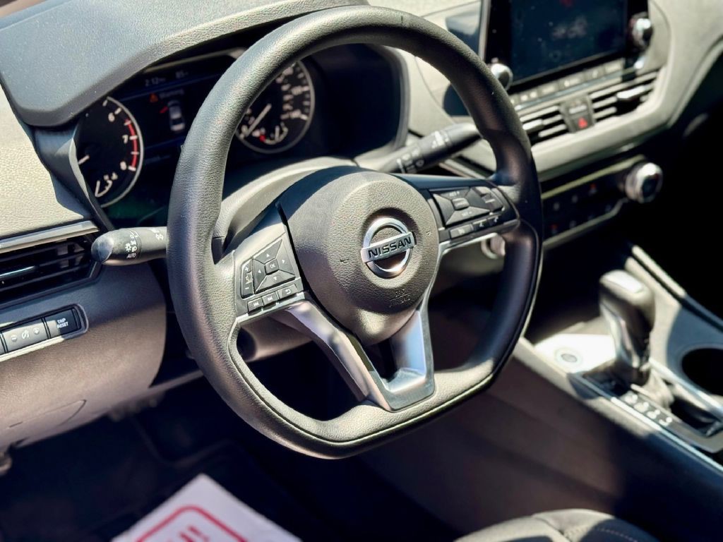 2019 Nissan Altima Image 4