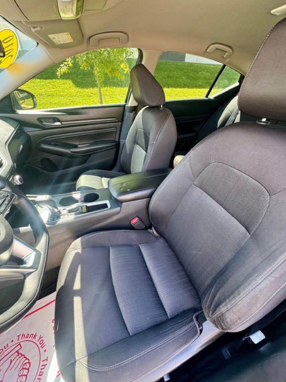 2019 Nissan Altima Image 8
