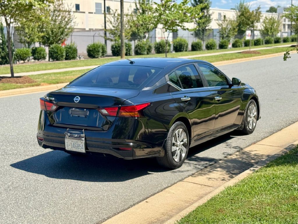 2019 Nissan Altima Image 11
