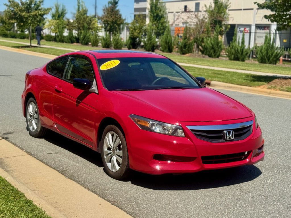 2011 Honda Accord Image 2
