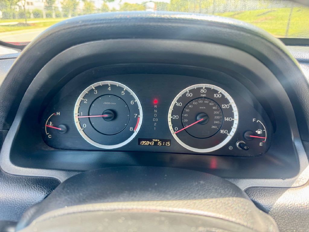 2011 Honda Accord Image 4