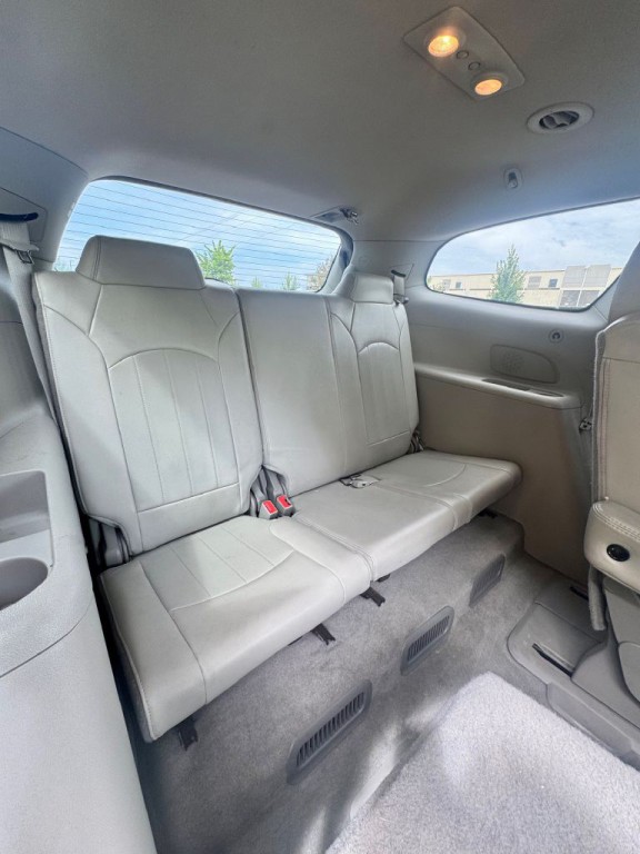 2016 Buick Enclave Image 8