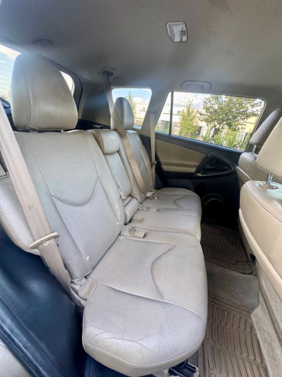 2012 Toyota Rav4 Image 9