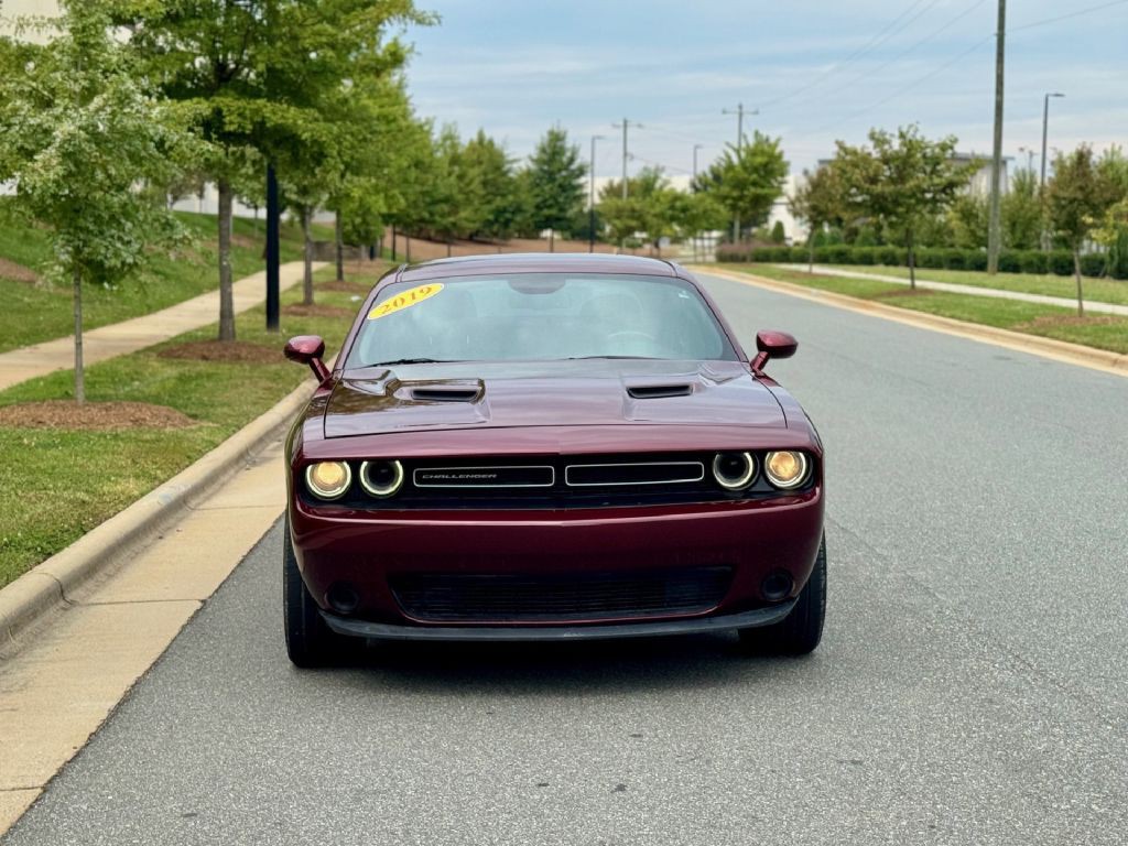 2019 Dodge Challenger Image 1