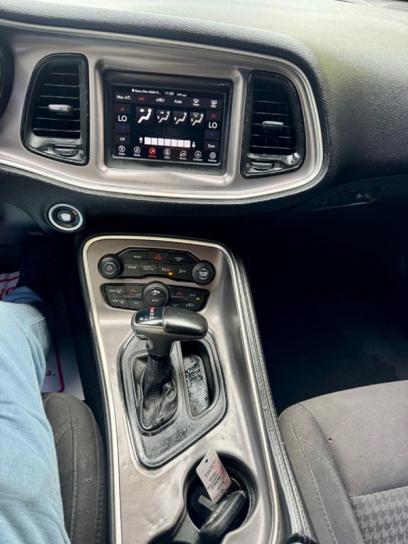 2019 Dodge Challenger Image 6