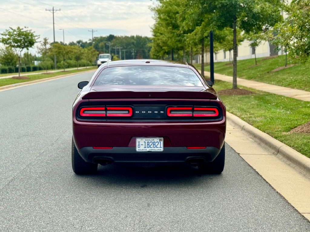 2019 Dodge Challenger Image 9