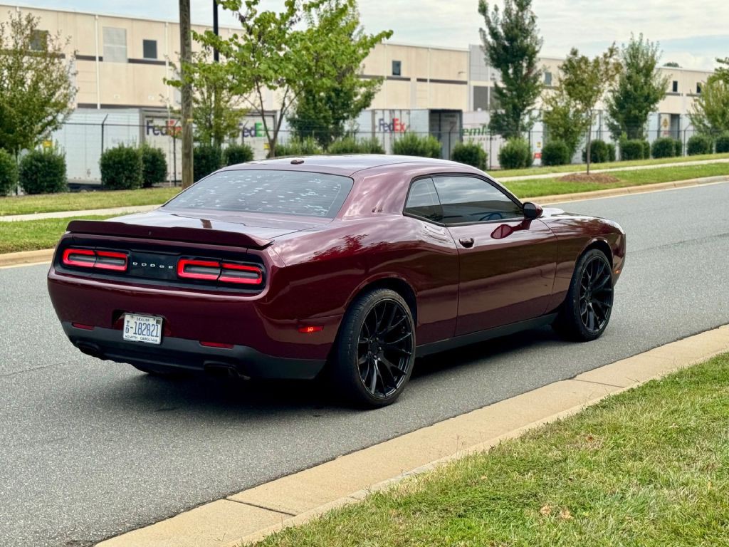 2019 Dodge Challenger Image 10