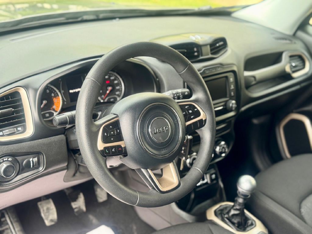 2016 Jeep Renegade Image 5