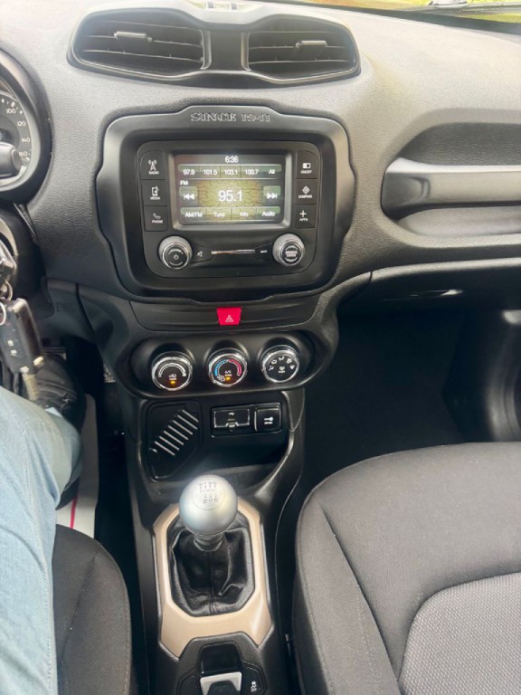 2016 Jeep Renegade Image 6