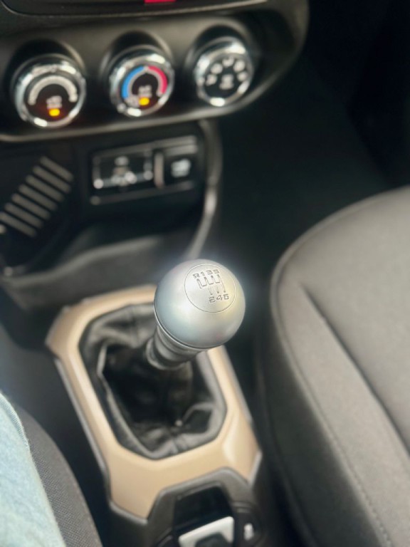 2016 Jeep Renegade Image 8