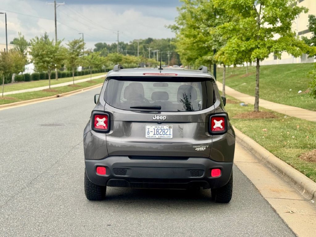 2016 Jeep Renegade Image 11