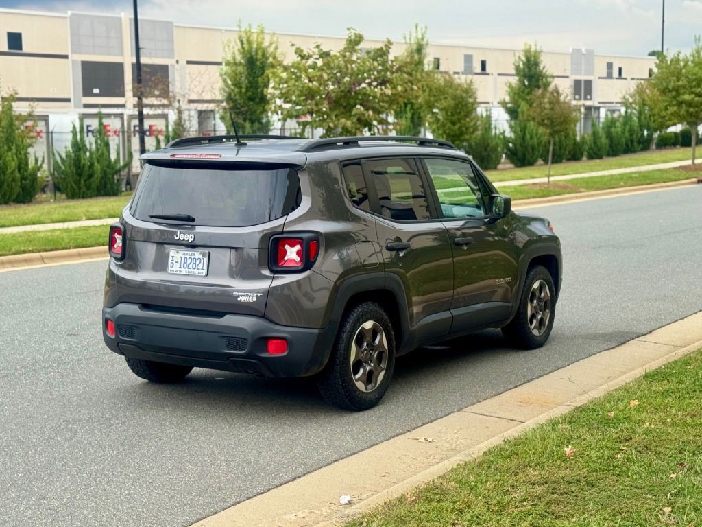2016 Jeep Renegade Image 12
