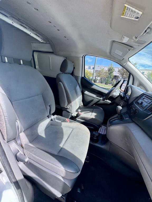 2013 Nissan NV200 Image 6