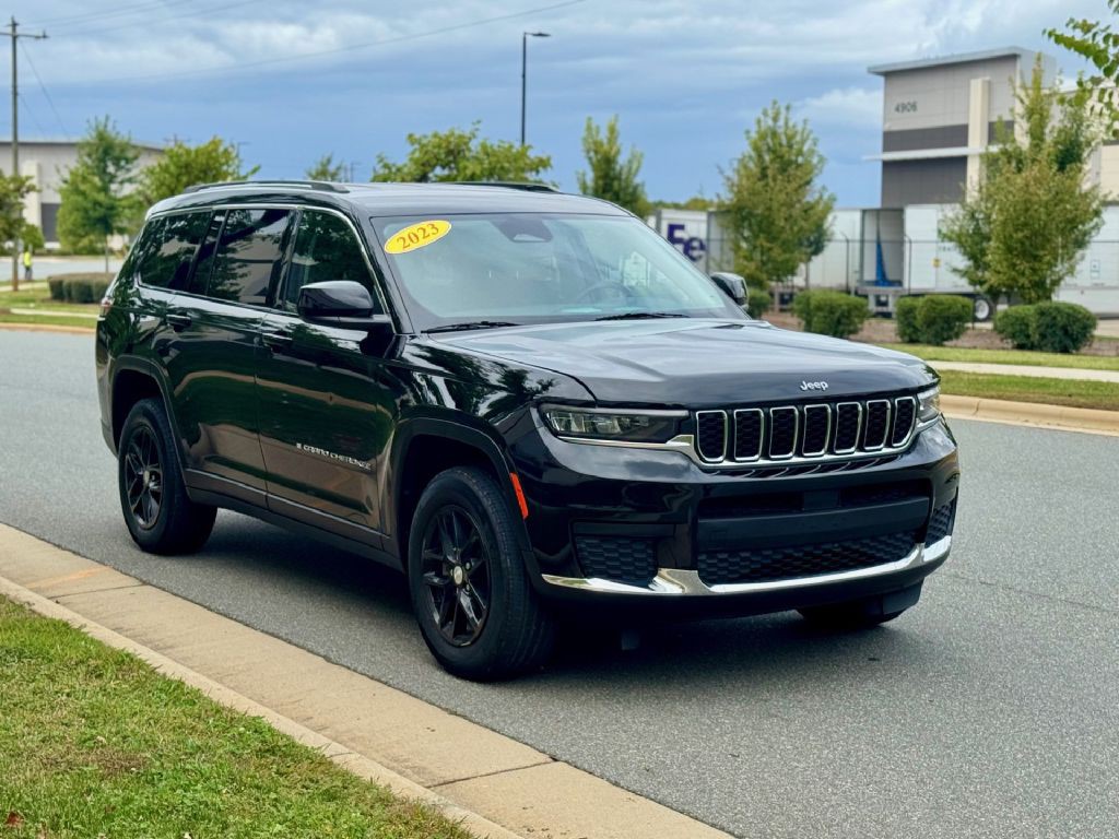 2023 Jeep Grand Cherokee Image 2