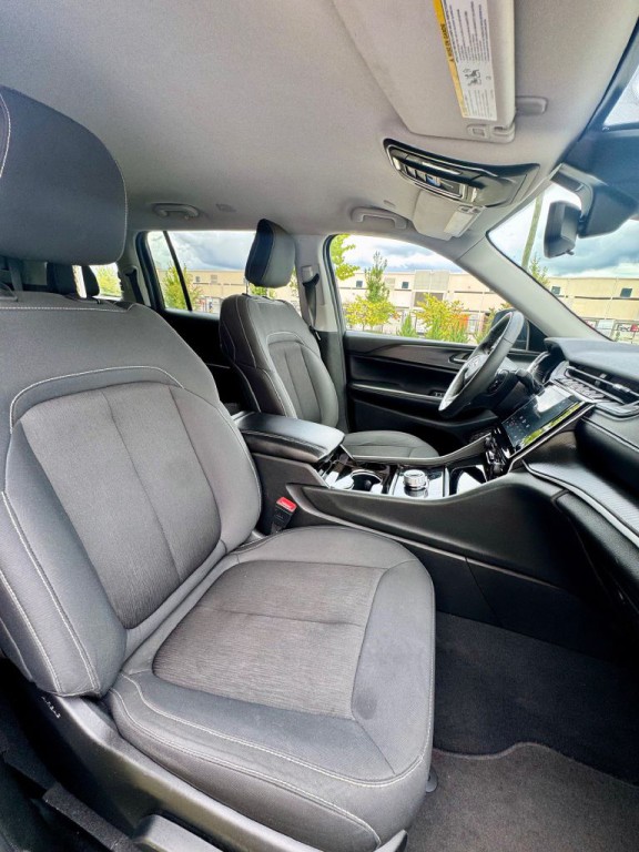 2023 Jeep Grand Cherokee Image 9
