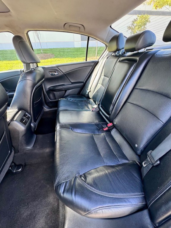 2016 Honda Accord Image 8