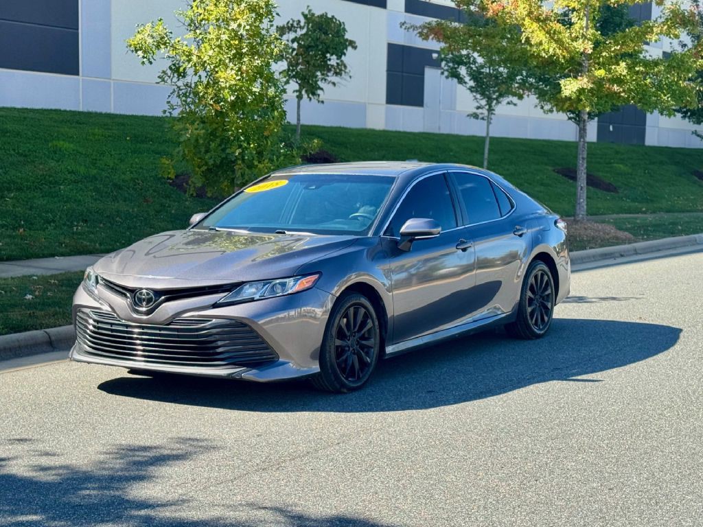 2018 Toyota Camry Image 2