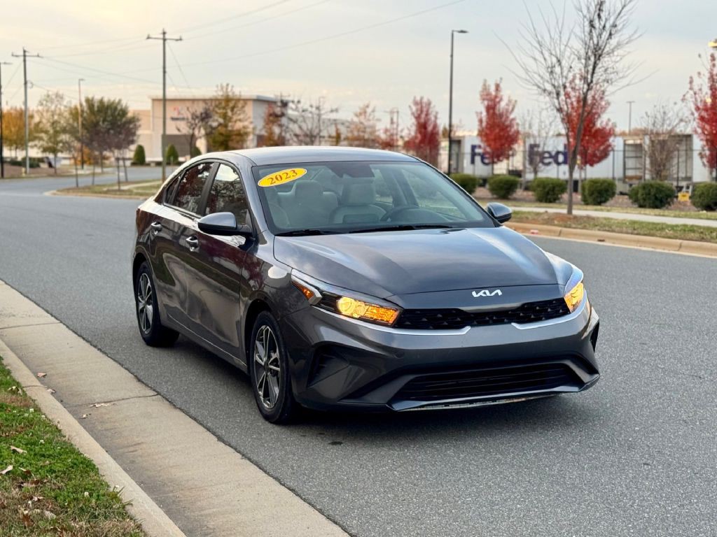 2023 Kia Forte Image 3