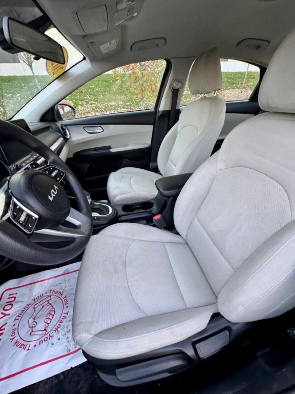 2023 Kia Forte Image 4