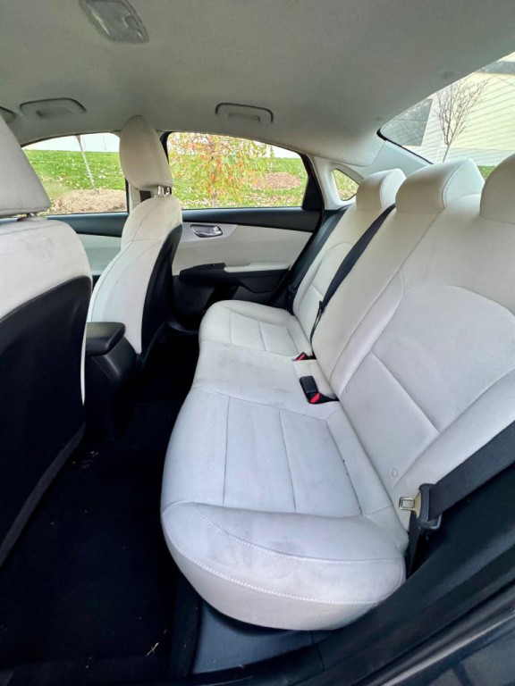 2023 Kia Forte Image 5