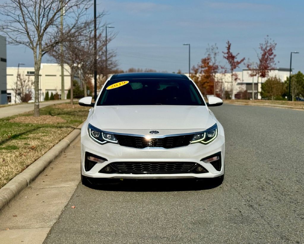 2019 Kia Optima Image 1