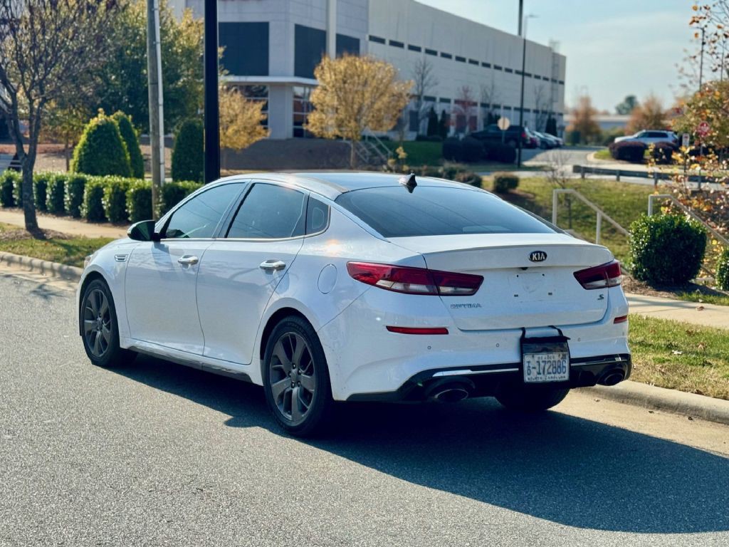 2019 Kia Optima Image 12