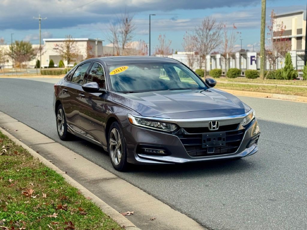 2019 Honda Accord Image 2